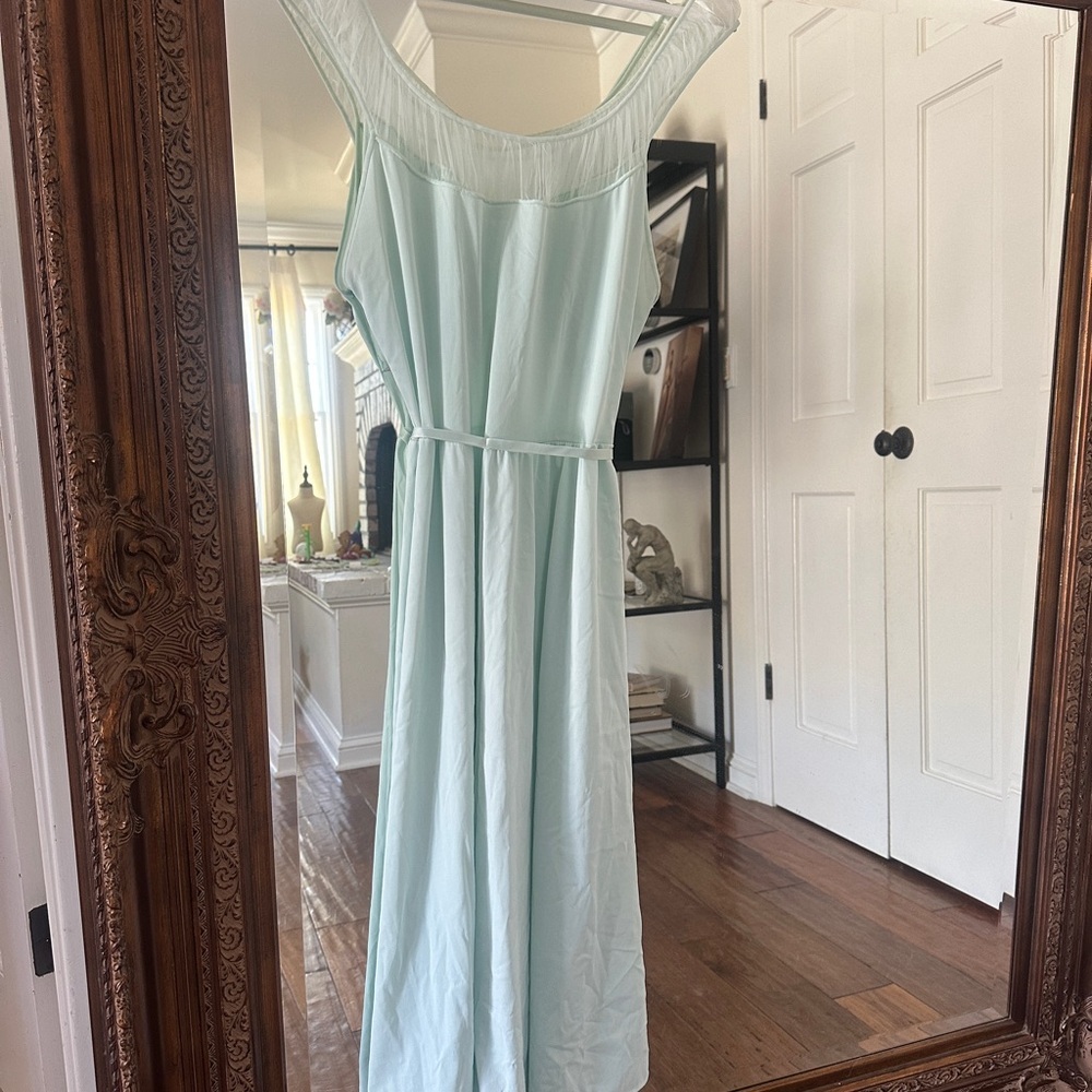 Vintage Light Blue with rose detail nightgown - Picture 4 of 8